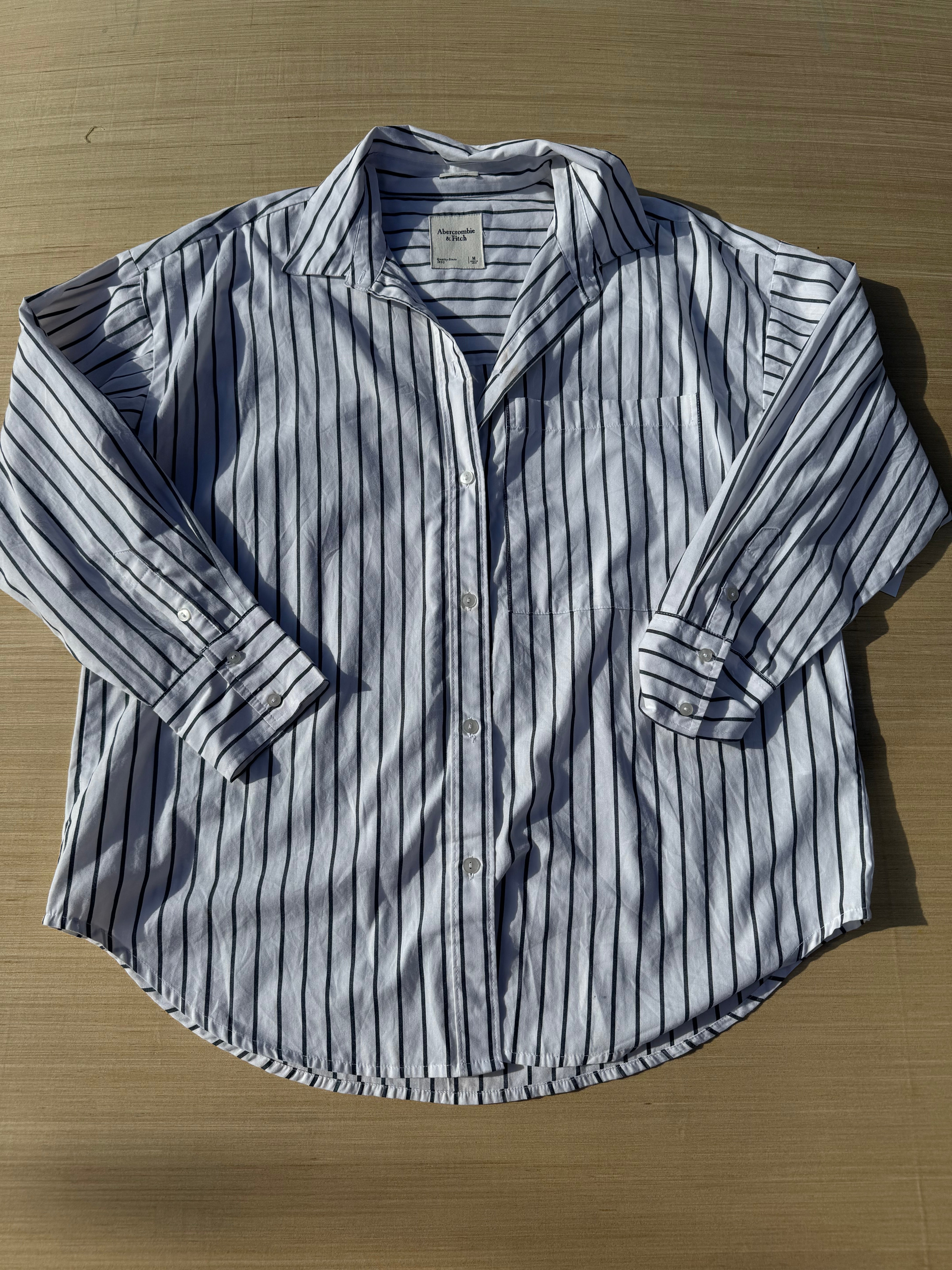 White Abercrombie fitch striped button up, m