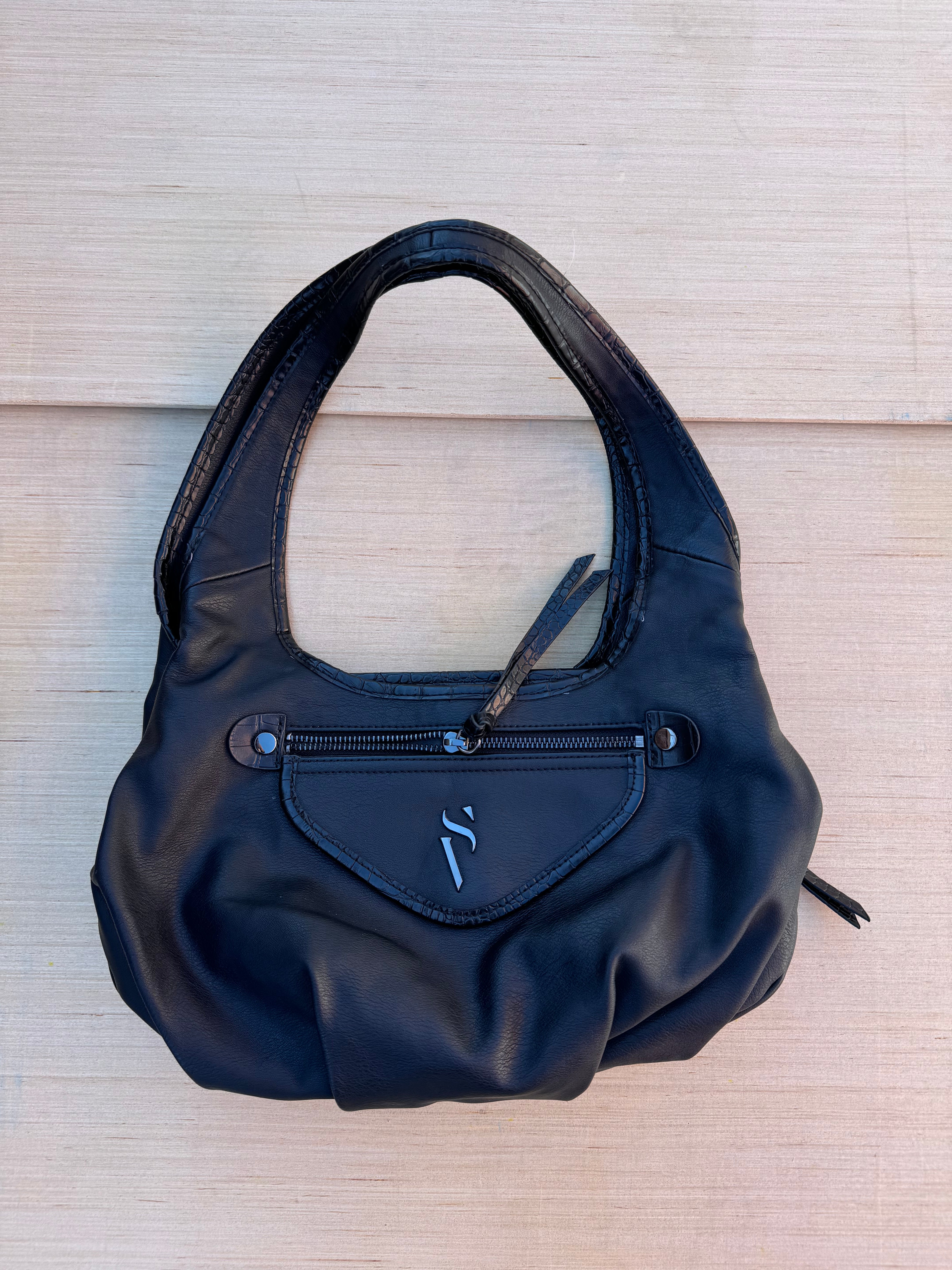 black simply vera circle leather bag