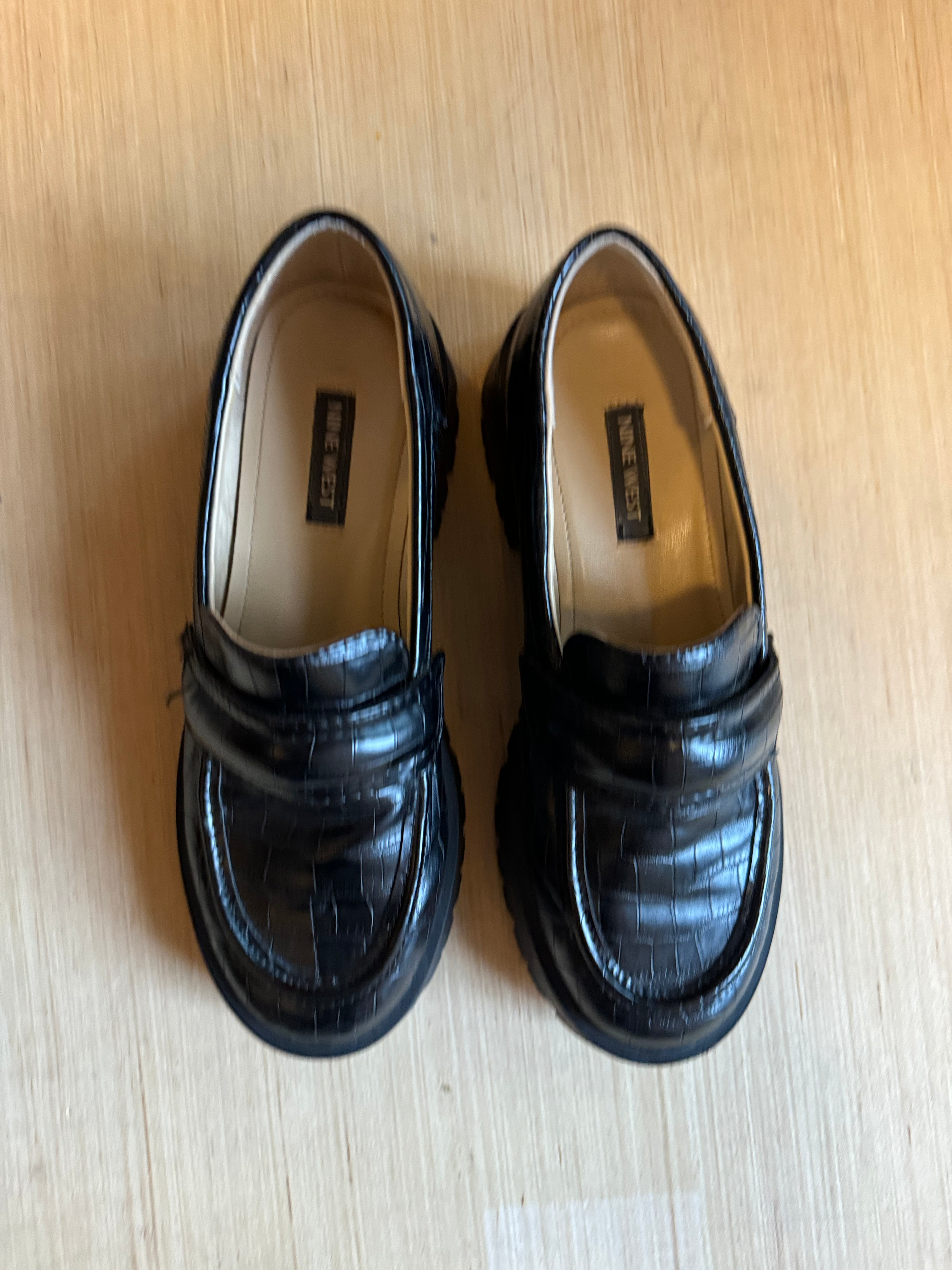 Black nine west loafers, 6m