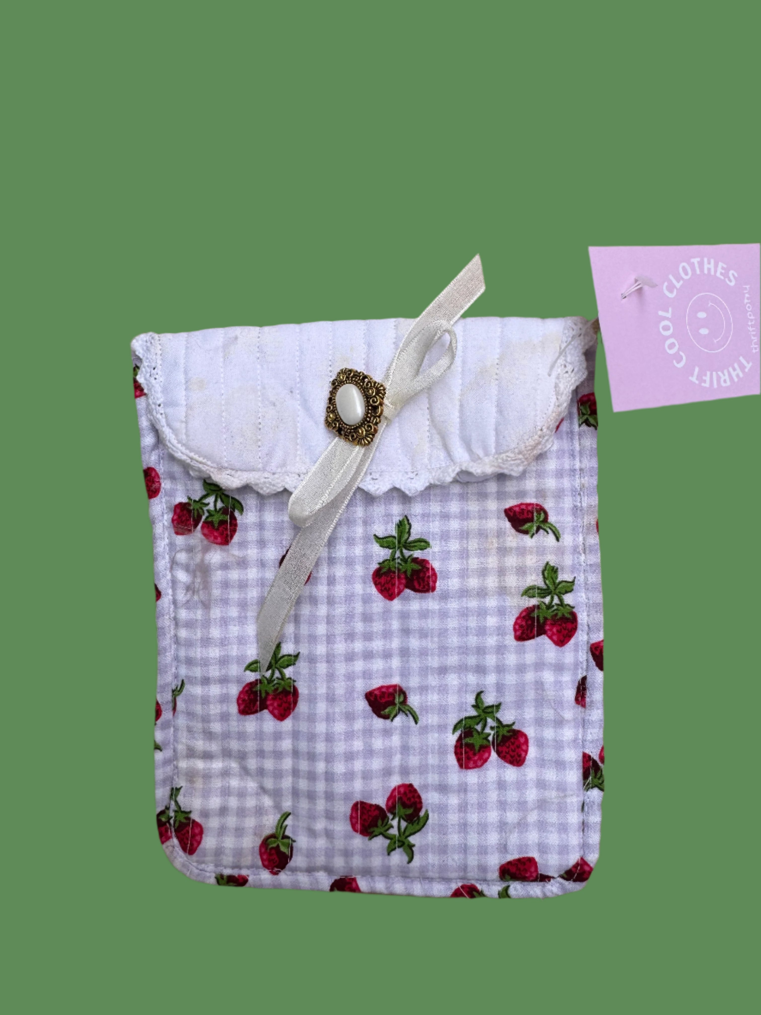 WHITE  STRAWBERRY CLUTCH POUCH