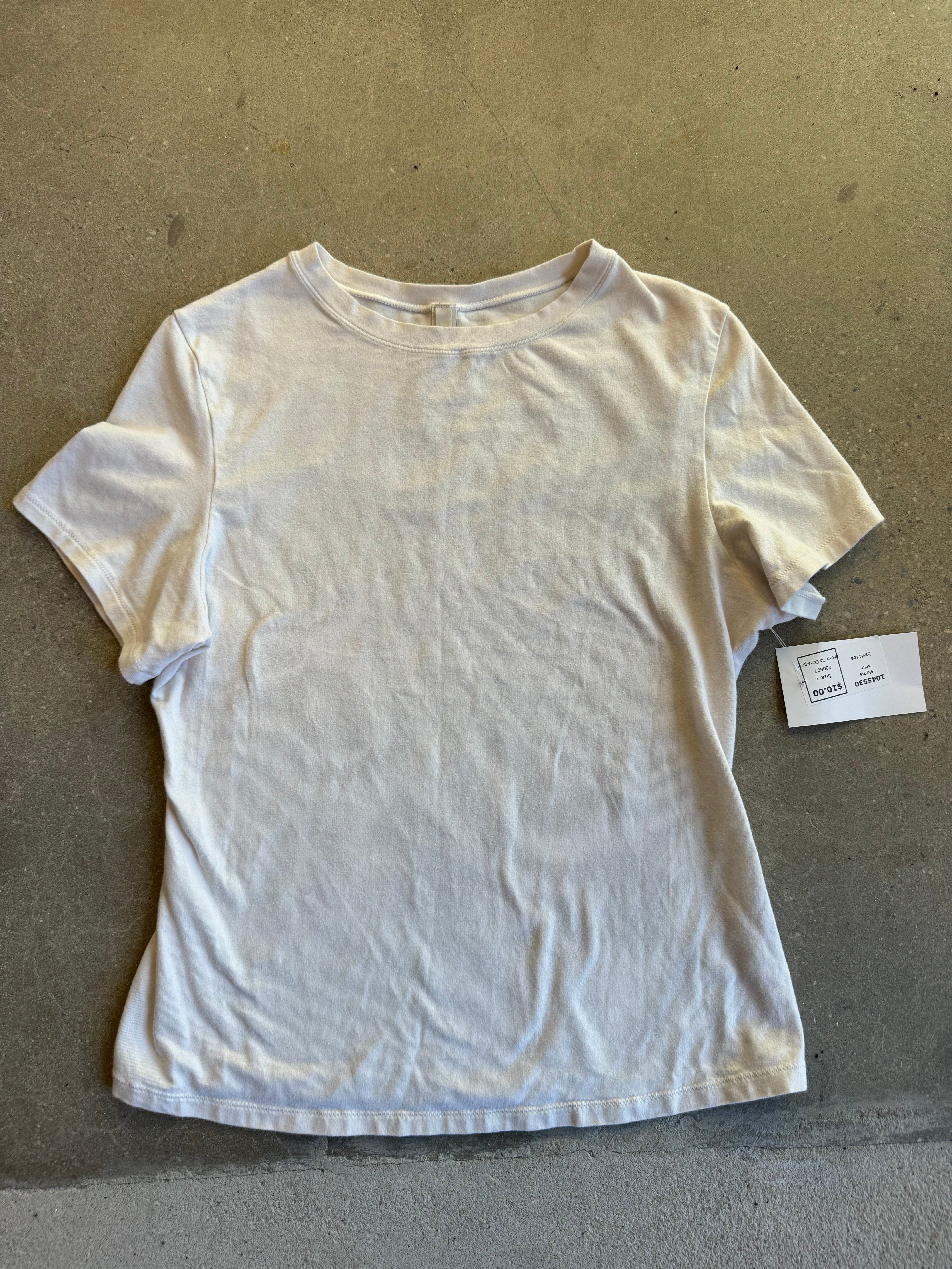 white skims basic tee, L