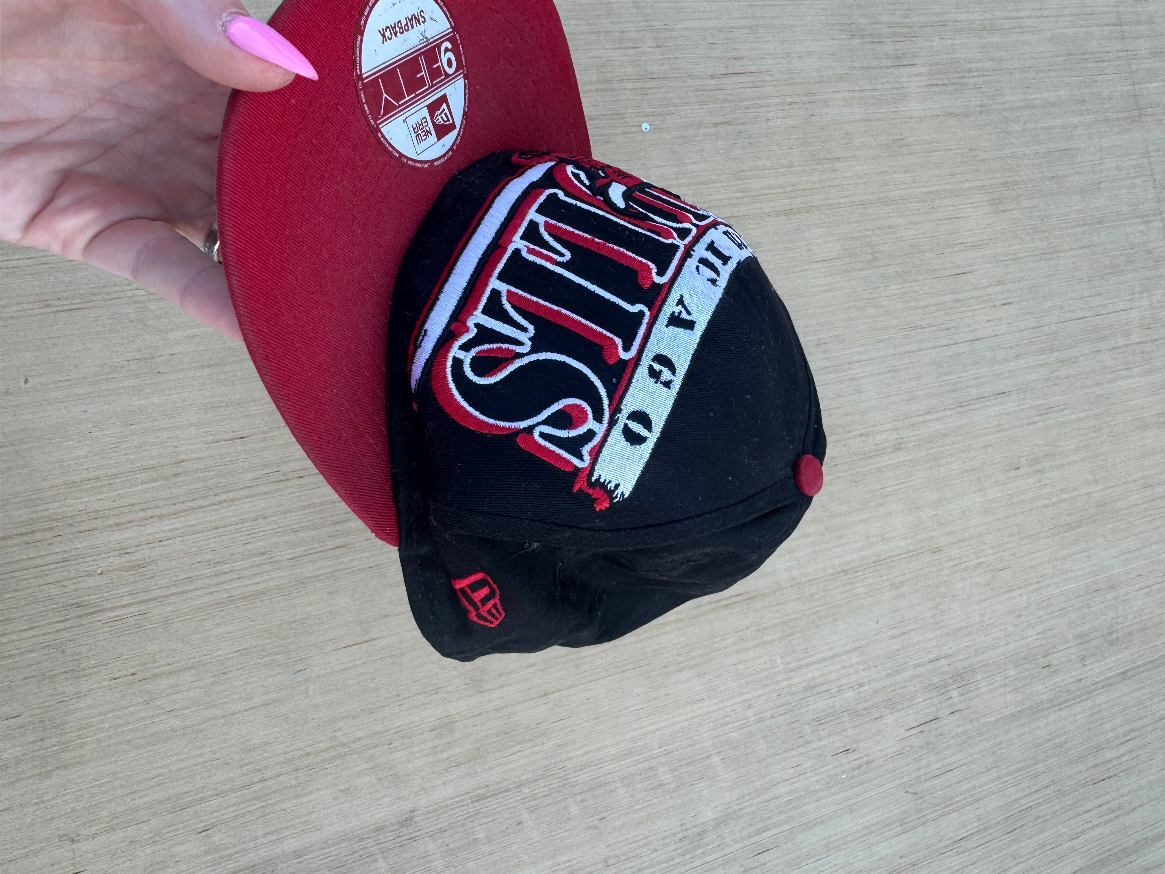 Black red  Chicago bulls hat