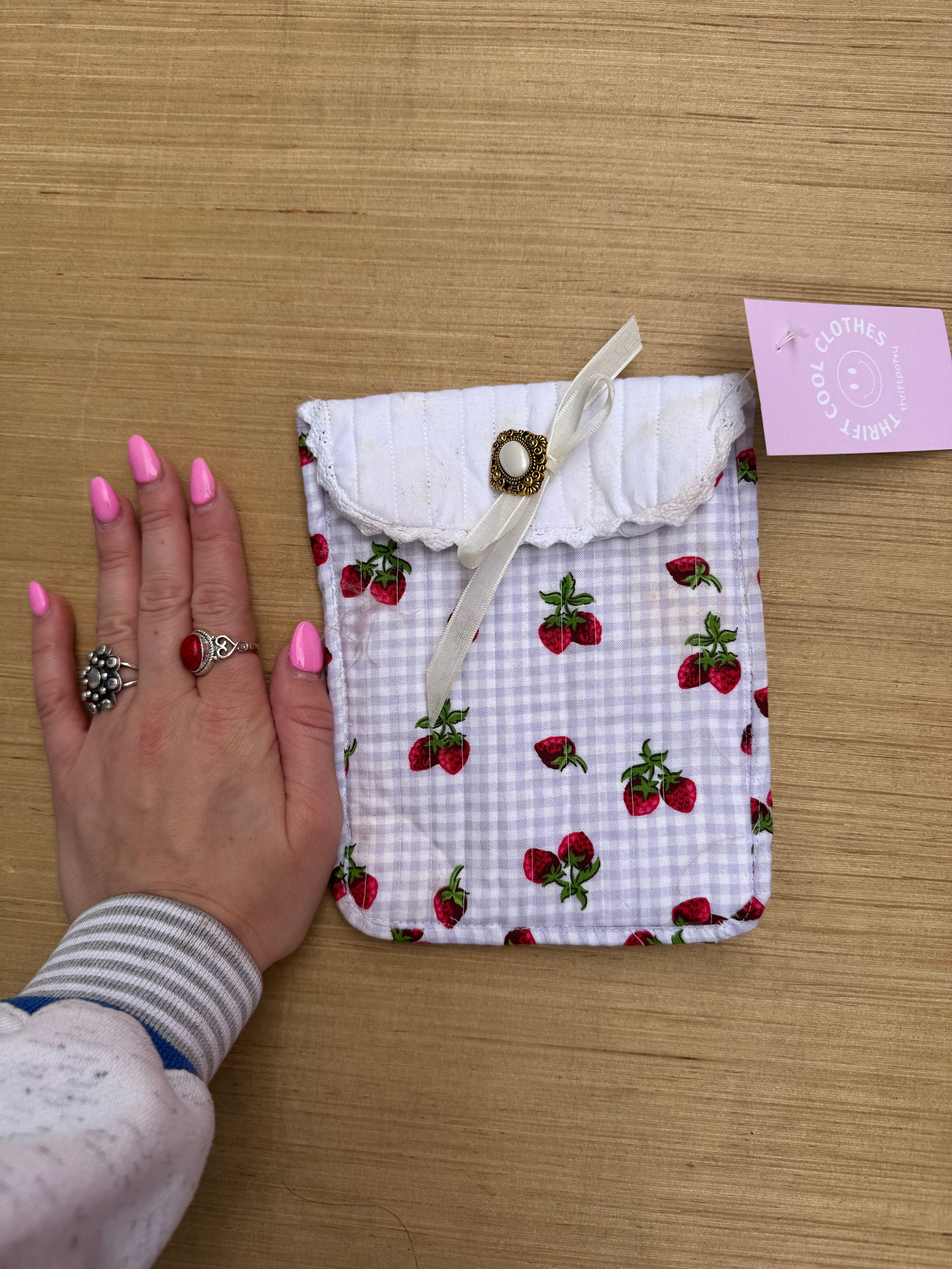 WHITE  STRAWBERRY CLUTCH POUCH