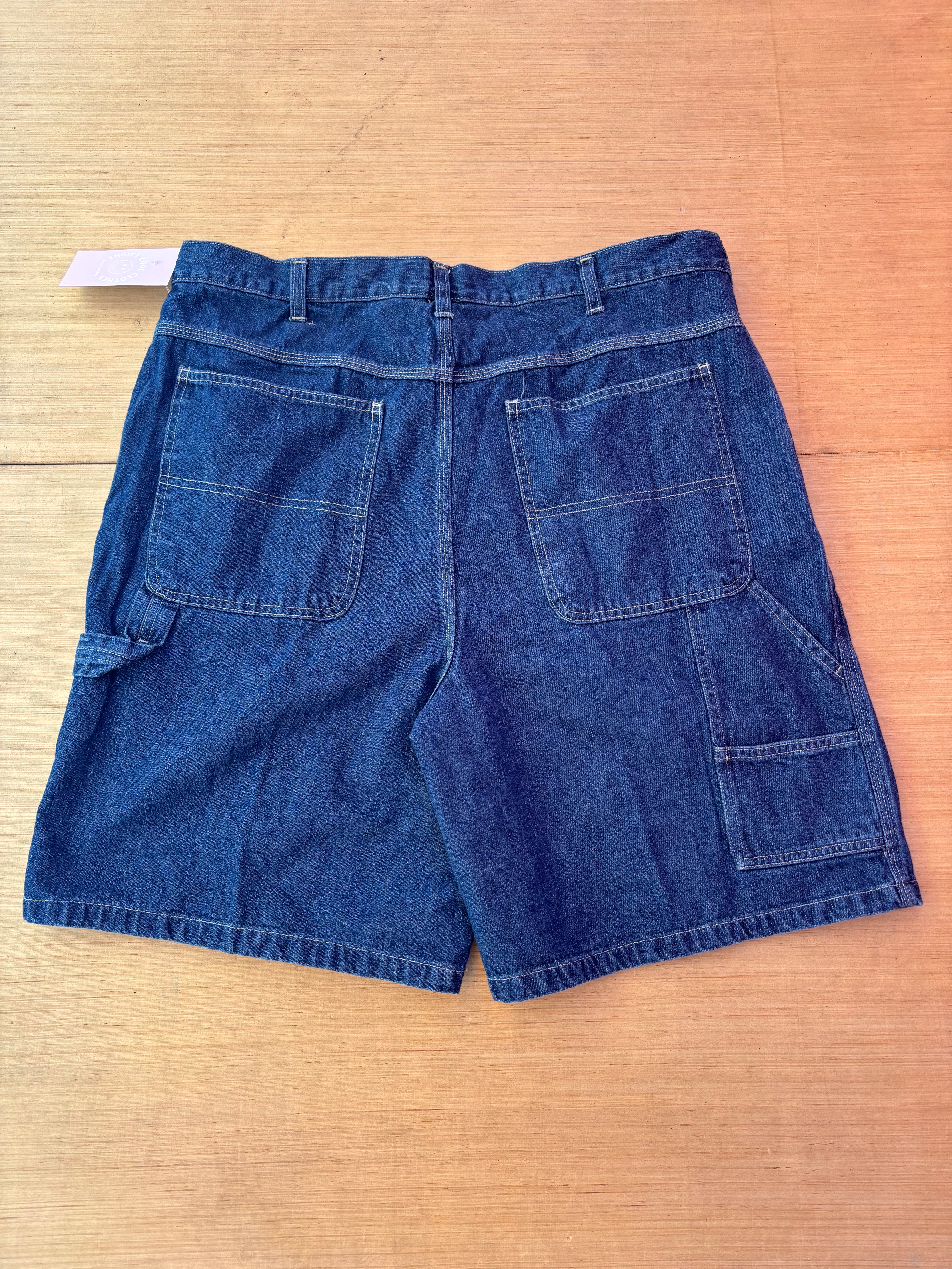 Cherokee NWT cargo shorts, 36 (fits like a women's 6)